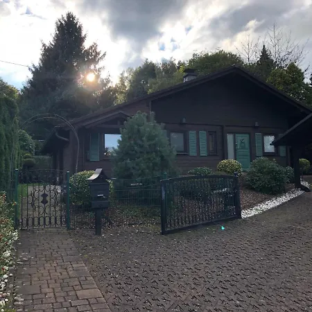 Gemuetliches Holzhaus In Idyllischer Lage بيت للعطل Ruppichteroth