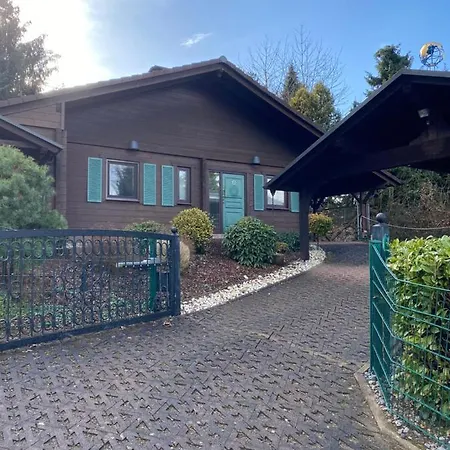 Nyaraló Gemuetliches Holzhaus In Idyllischer Lage