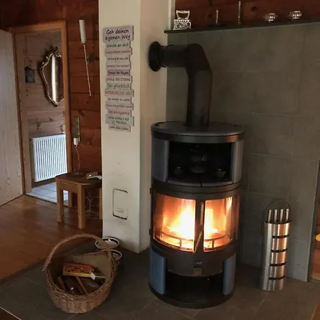 Gemuetliches Holzhaus In Idyllischer Lage