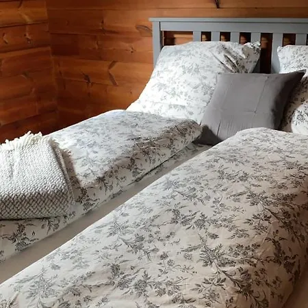 Gemuetliches Holzhaus In Idyllischer Lage *