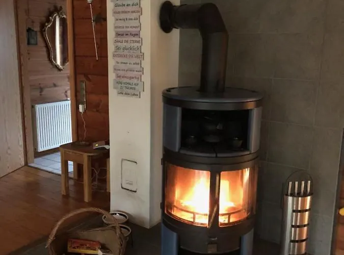 Gemuetliches Holzhaus In Idyllischer Lage